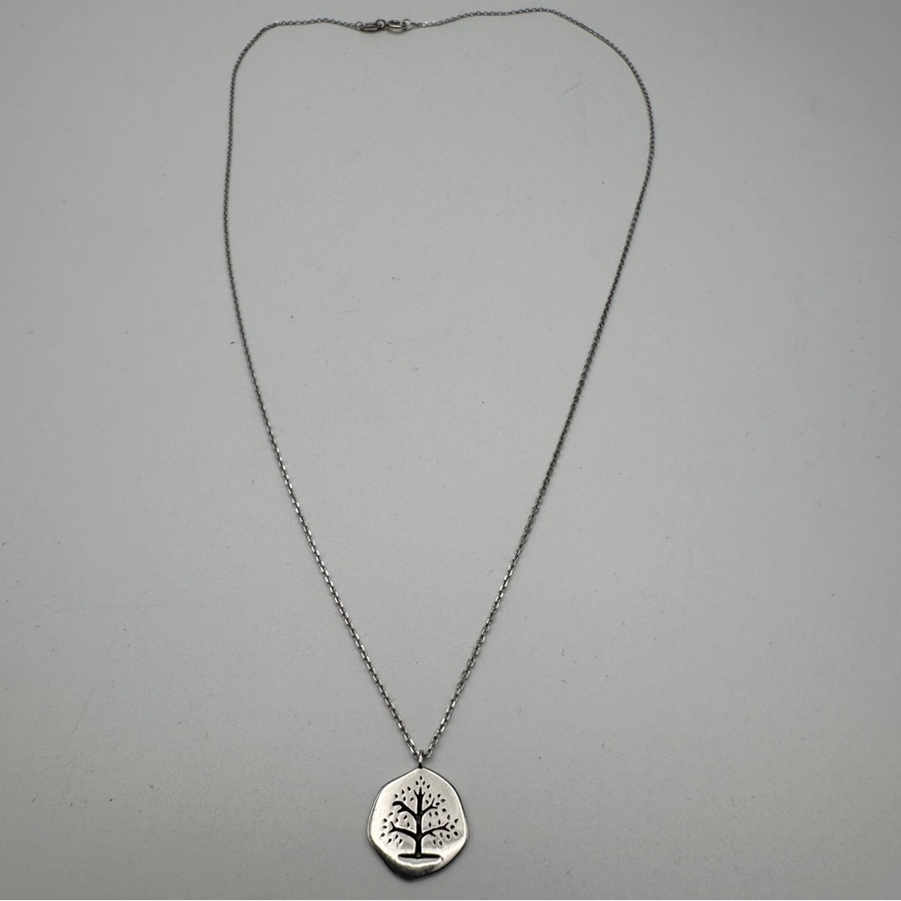 Sterling Silver Tree Of Life Necklace 17” Chain .5” Pendant